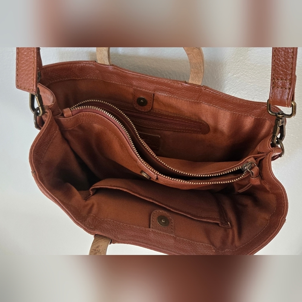 Rachel Roy Brown leather bag with wooden handles *One Handle Is Broken! - Picture 6 of 7